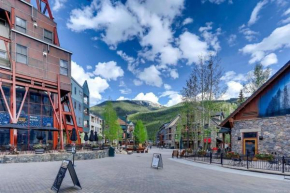 Luxury 1 Bedroom Mountain Condo In River Run Village With Expansive Mountain Views And Walking Distance To Ski Slopes